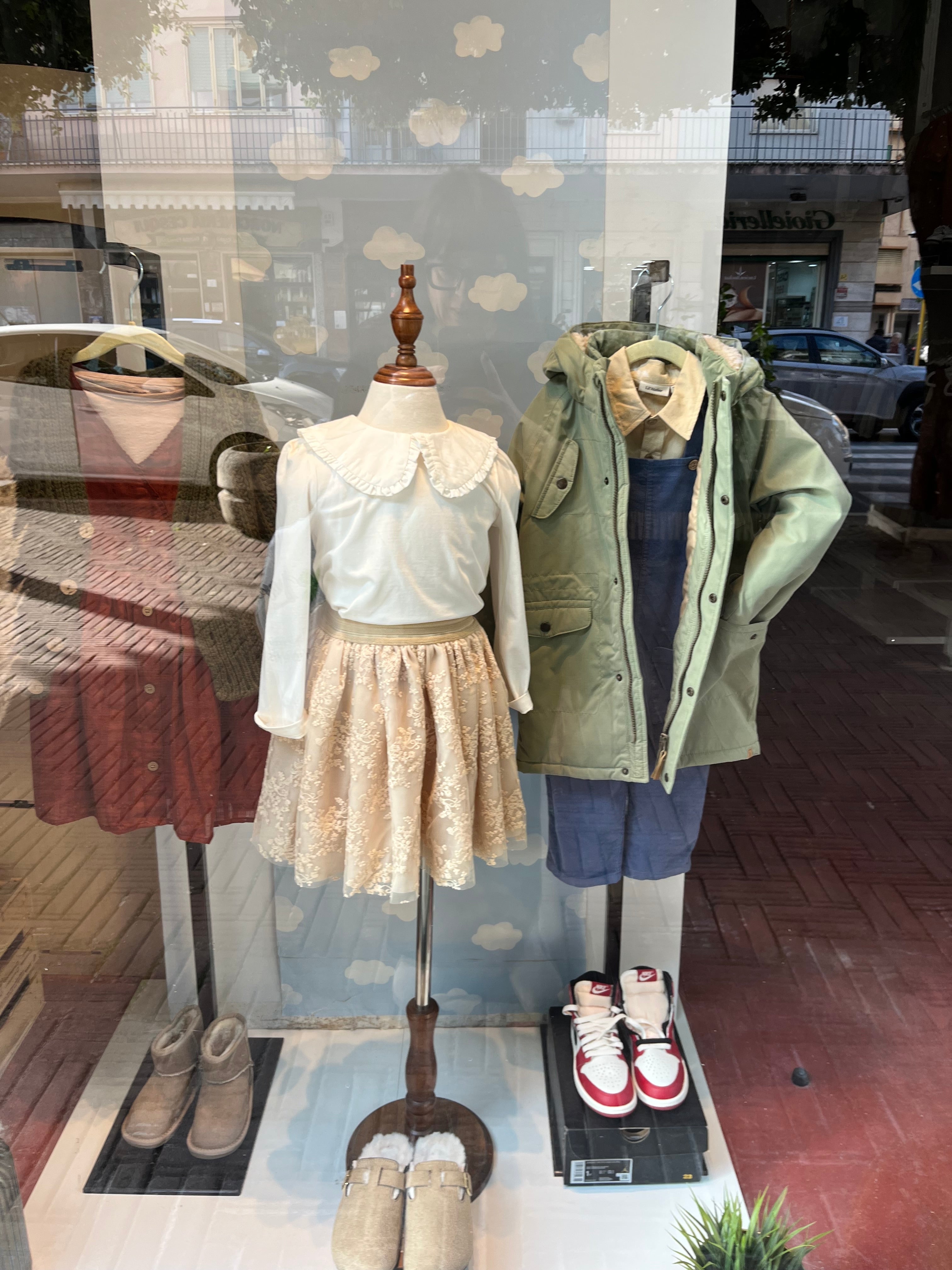 Gonna tulle in pizzo con ricami beige